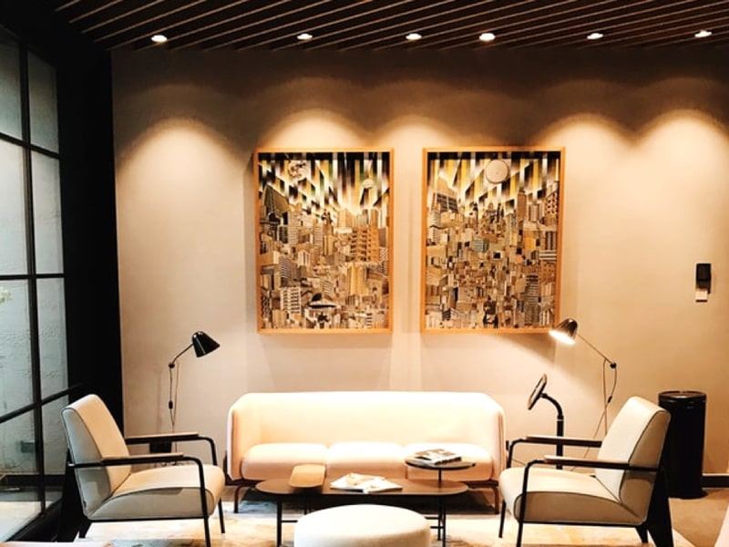 Aurelle salon lounge